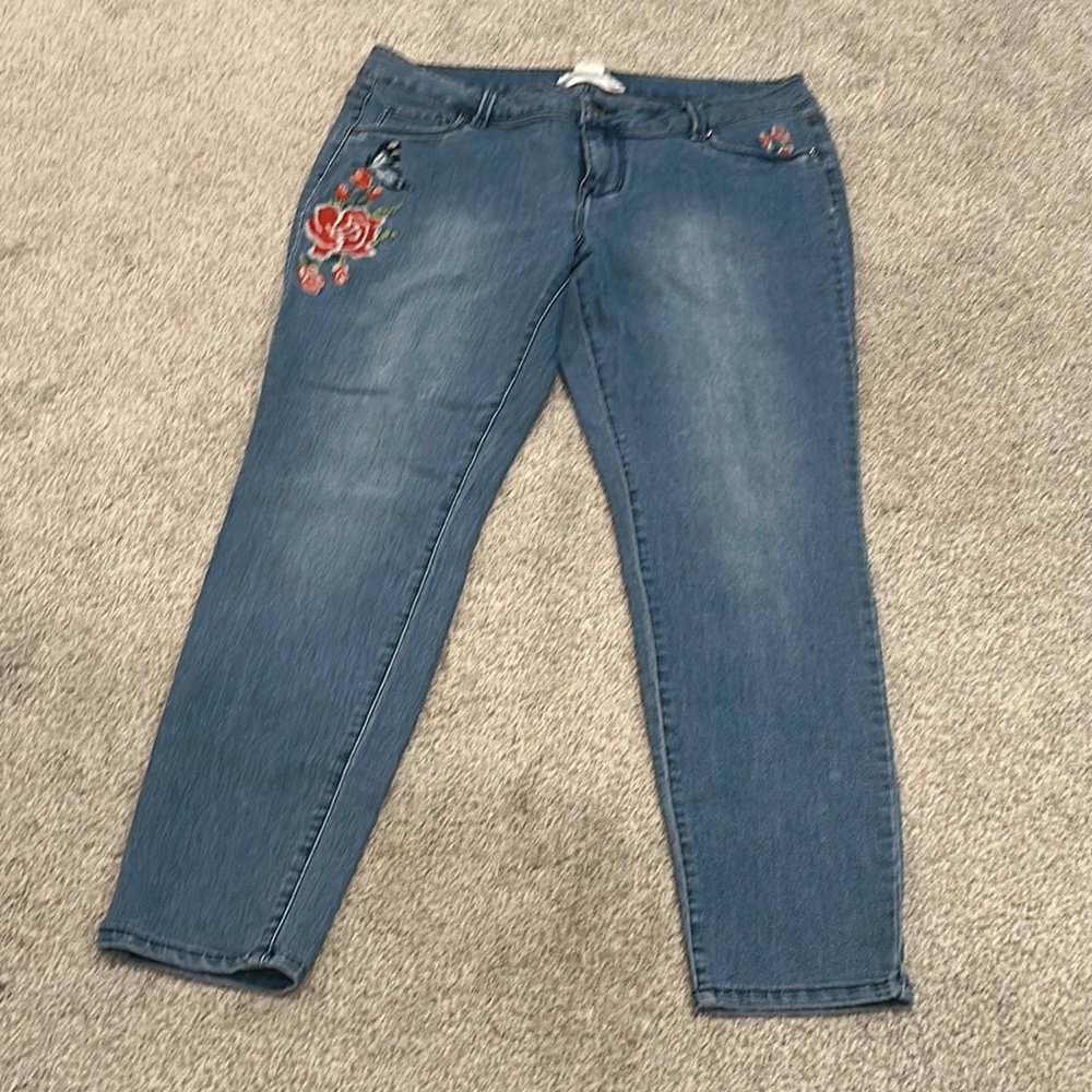 EUC Women’s Workshop Republic Clothing Brand Embroidered Blue Jeans Denim 14